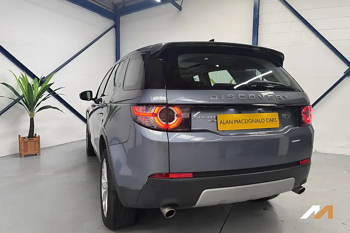 Used 2018 Land Rover Discovery Sport Hse Blue - Interior and Exterior details 11