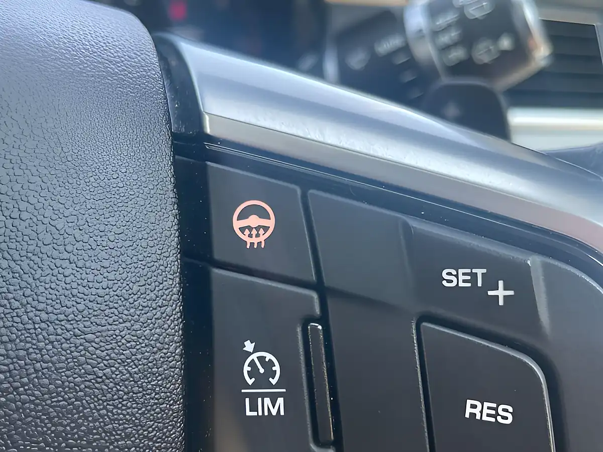 Used 2018 Land Rover Discovery Sport Hse Blue - Interior and Exterior details 20