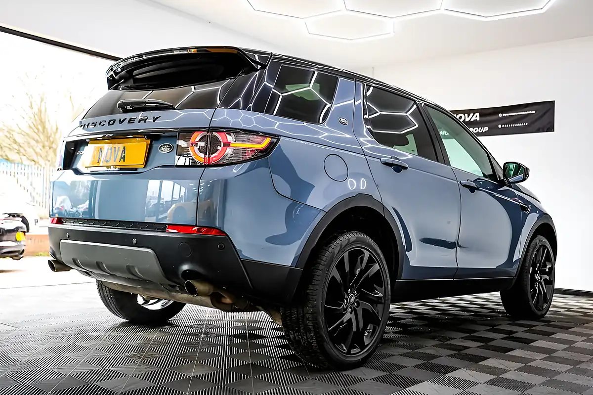 Used 2018 Land Rover Discovery Sport Hse Byron Blue - Interior and Exterior details 10