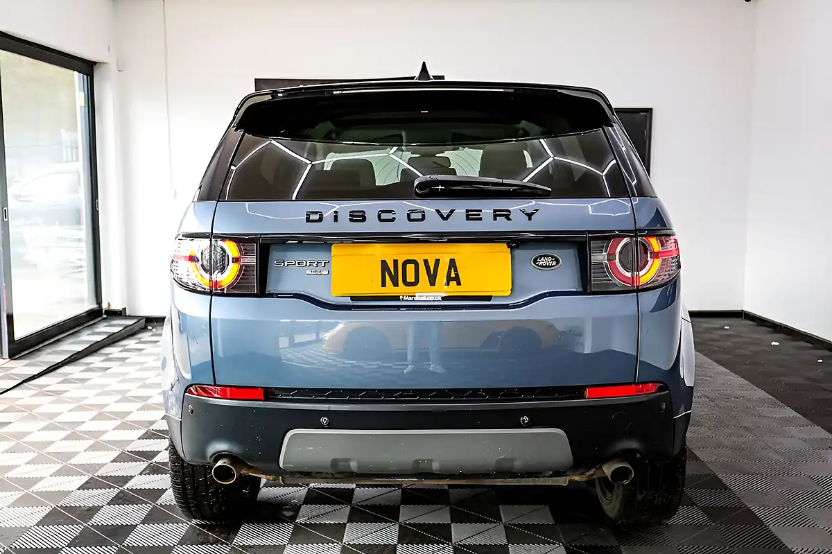 Used 2018 Land Rover Discovery Sport Hse Byron Blue - Interior and Exterior details 11