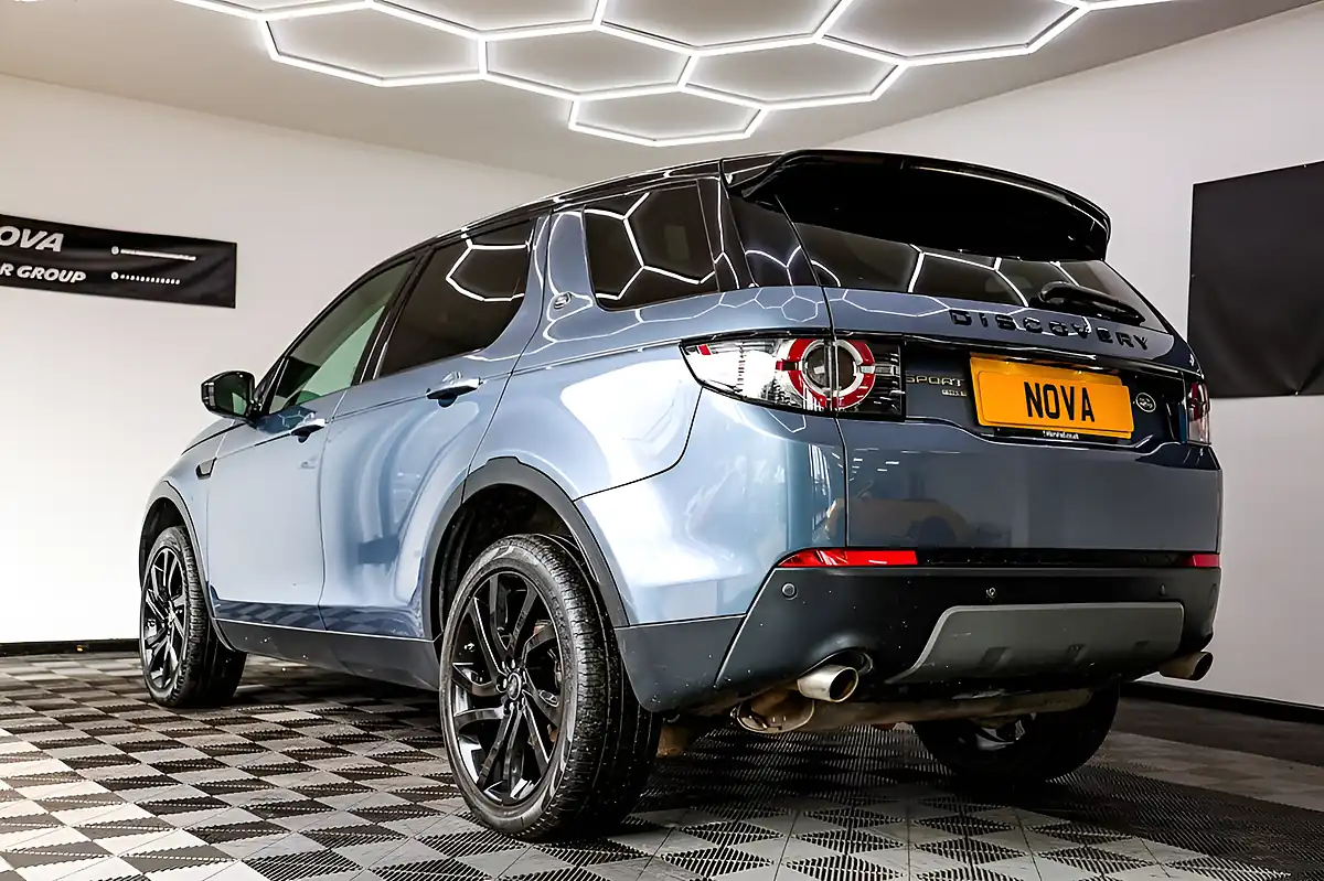 Used 2018 Land Rover Discovery Sport Hse Byron Blue - Interior and Exterior details 12