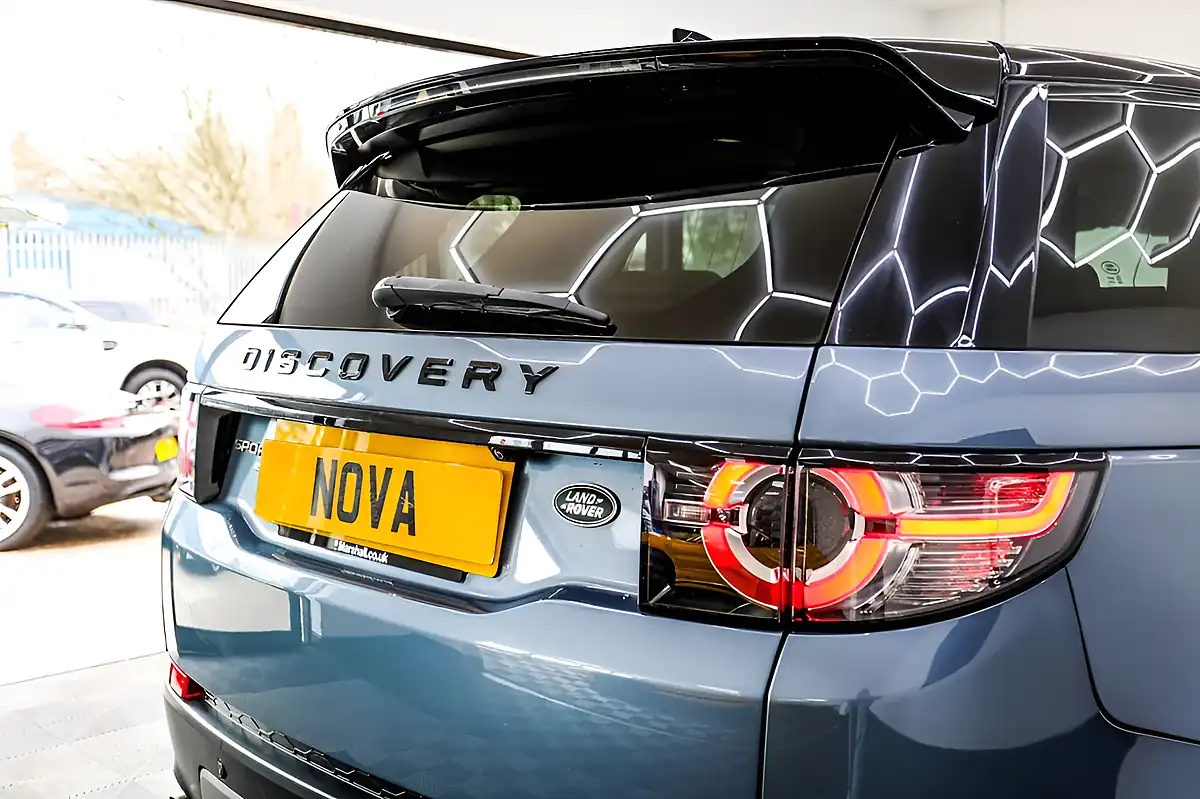 Used 2018 Land Rover Discovery Sport Hse Byron Blue - Interior and Exterior details 13