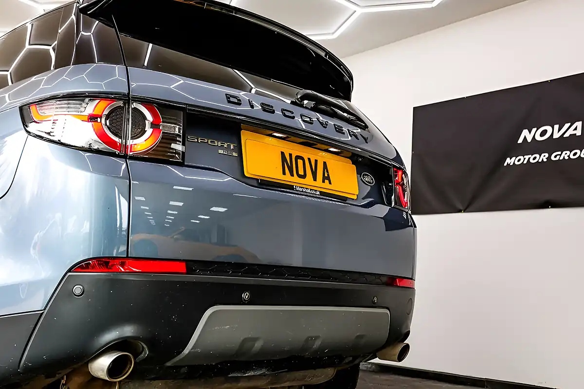 Used 2018 Land Rover Discovery Sport Hse Byron Blue - Interior and Exterior details 14