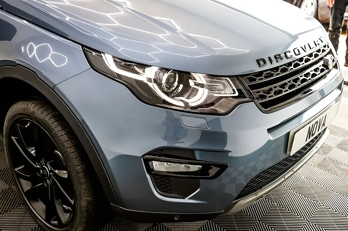 Used 2018 Land Rover Discovery Sport Hse Byron Blue - Interior and Exterior details 17