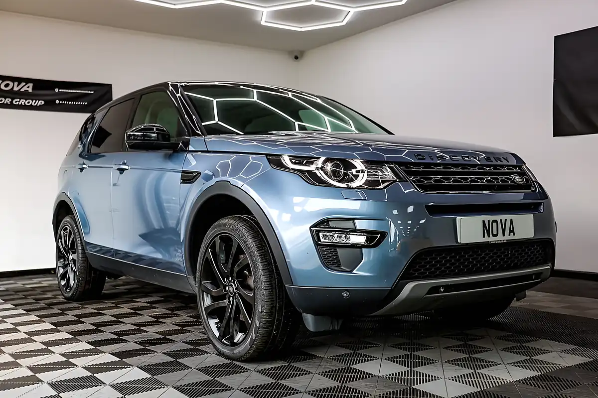 Used 2018 Land Rover Discovery Sport Hse Byron Blue - Interior and Exterior details 3