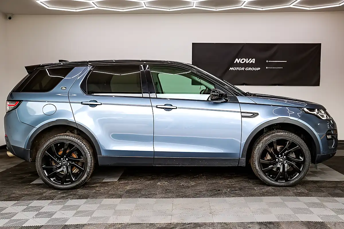 Used 2018 Land Rover Discovery Sport Hse Byron Blue - Interior and Exterior details 5