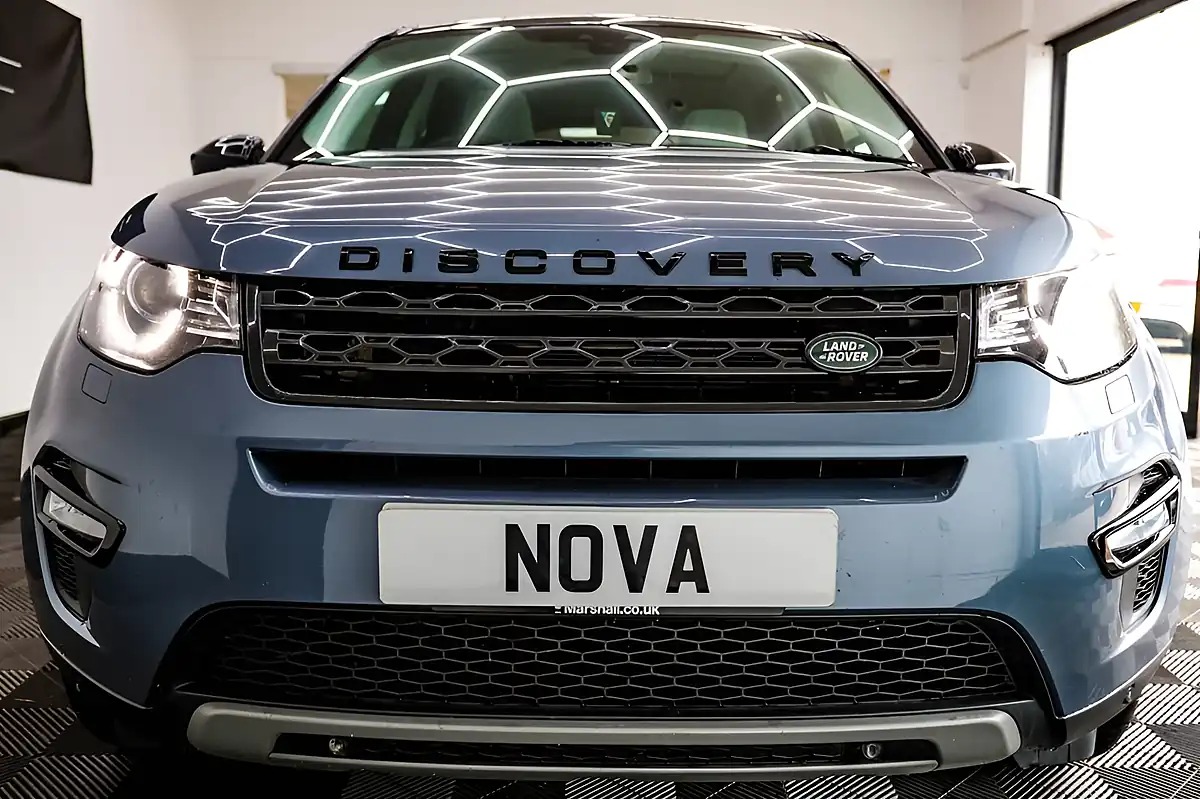 Used 2018 Land Rover Discovery Sport Hse Byron Blue - Interior and Exterior details 8