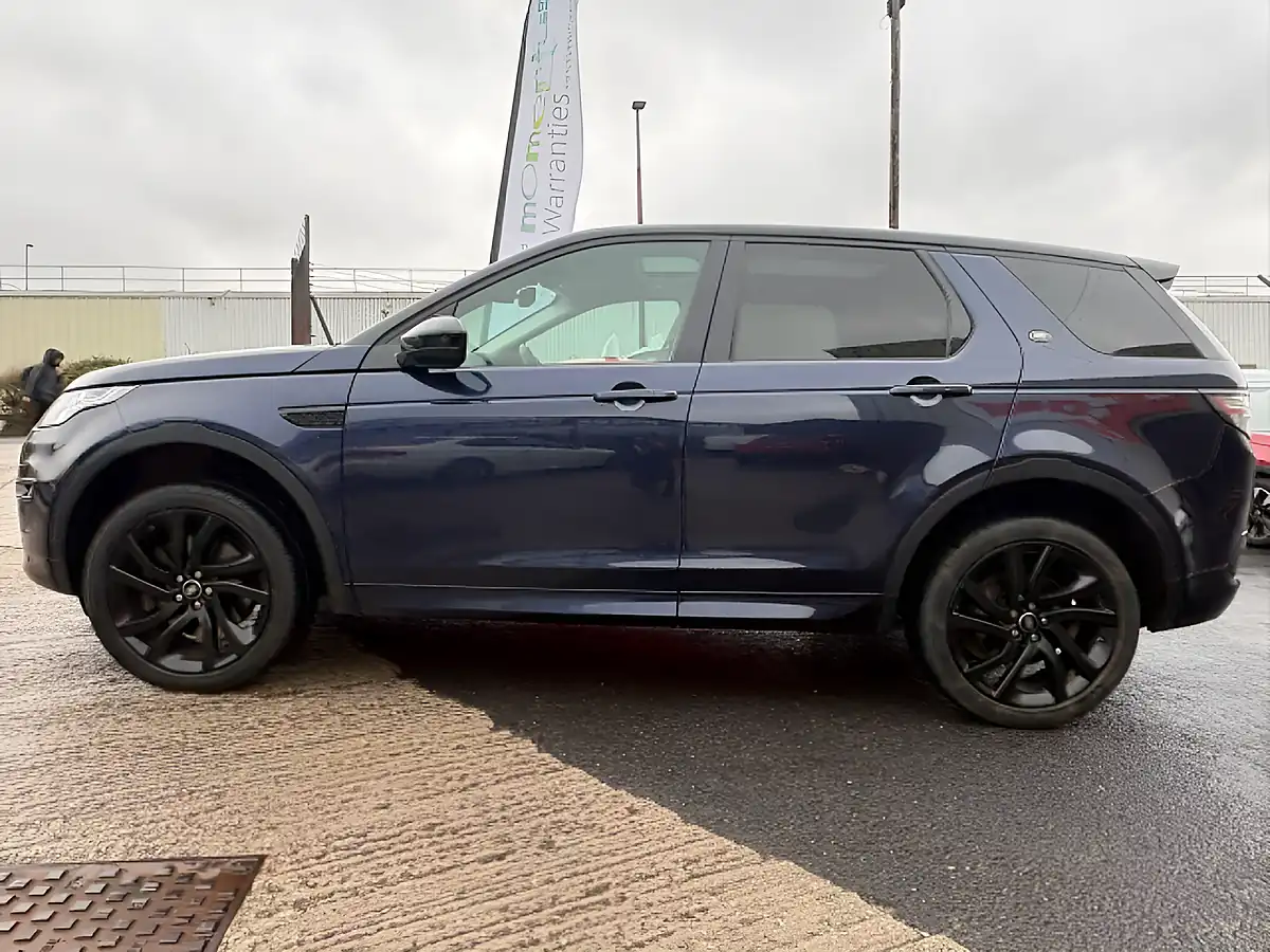 Used 2018 Land Rover Discovery Sport Hse Dynamic Lux Blue - Interior and Exterior details 10