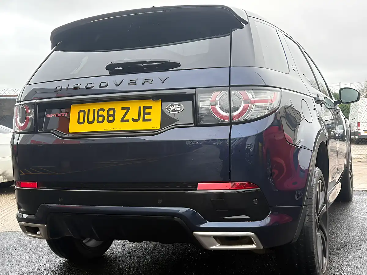 Used 2018 Land Rover Discovery Sport Hse Dynamic Lux Blue - Interior and Exterior details 11