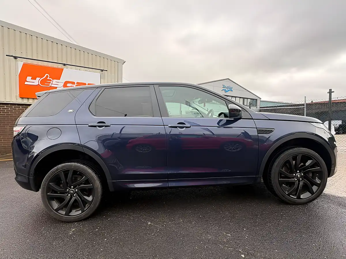 Used 2018 Land Rover Discovery Sport Hse Dynamic Lux Blue - Interior and Exterior details 12