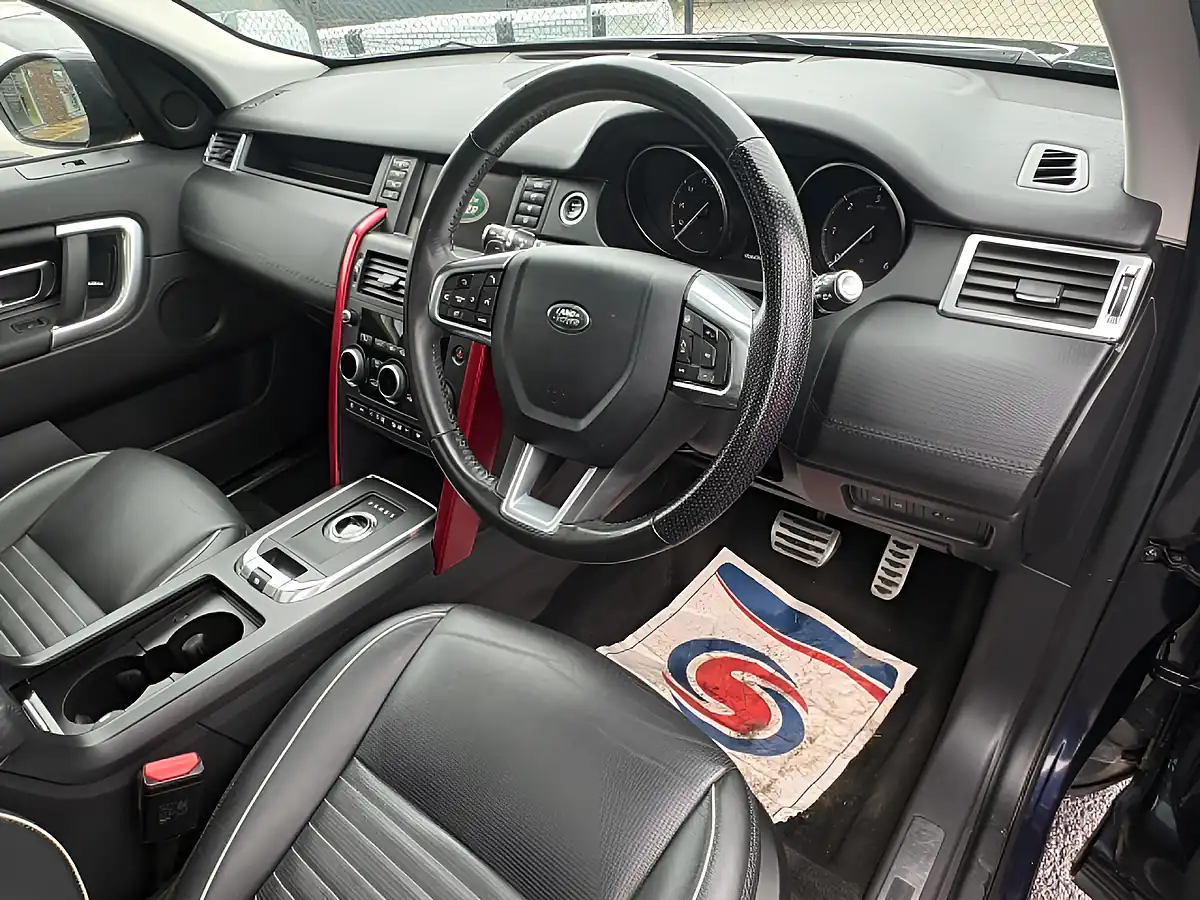 Used 2018 Land Rover Discovery Sport Hse Dynamic Lux Blue - Interior and Exterior details 16