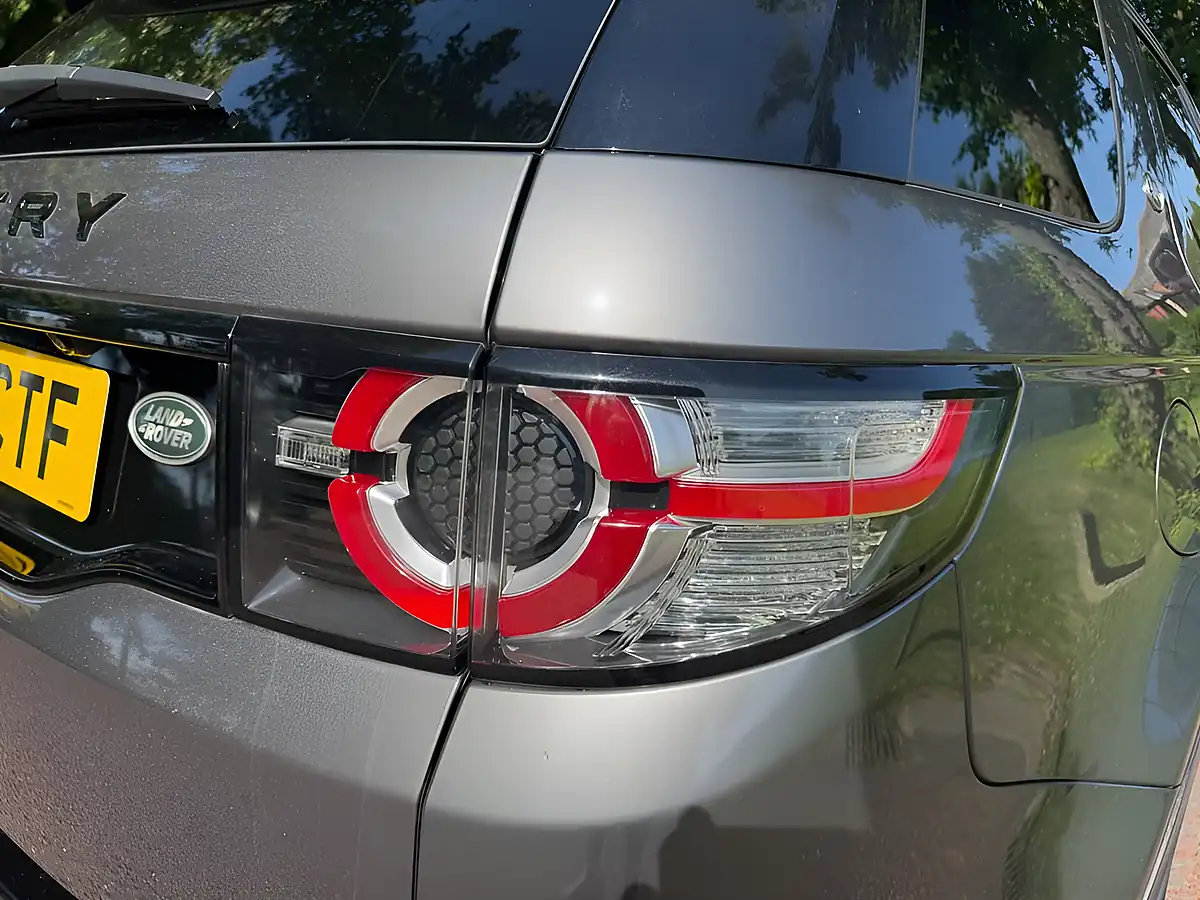Used 2018 Land Rover Discovery Sport Hse Dynamic Lux Grey - Interior and Exterior details 14