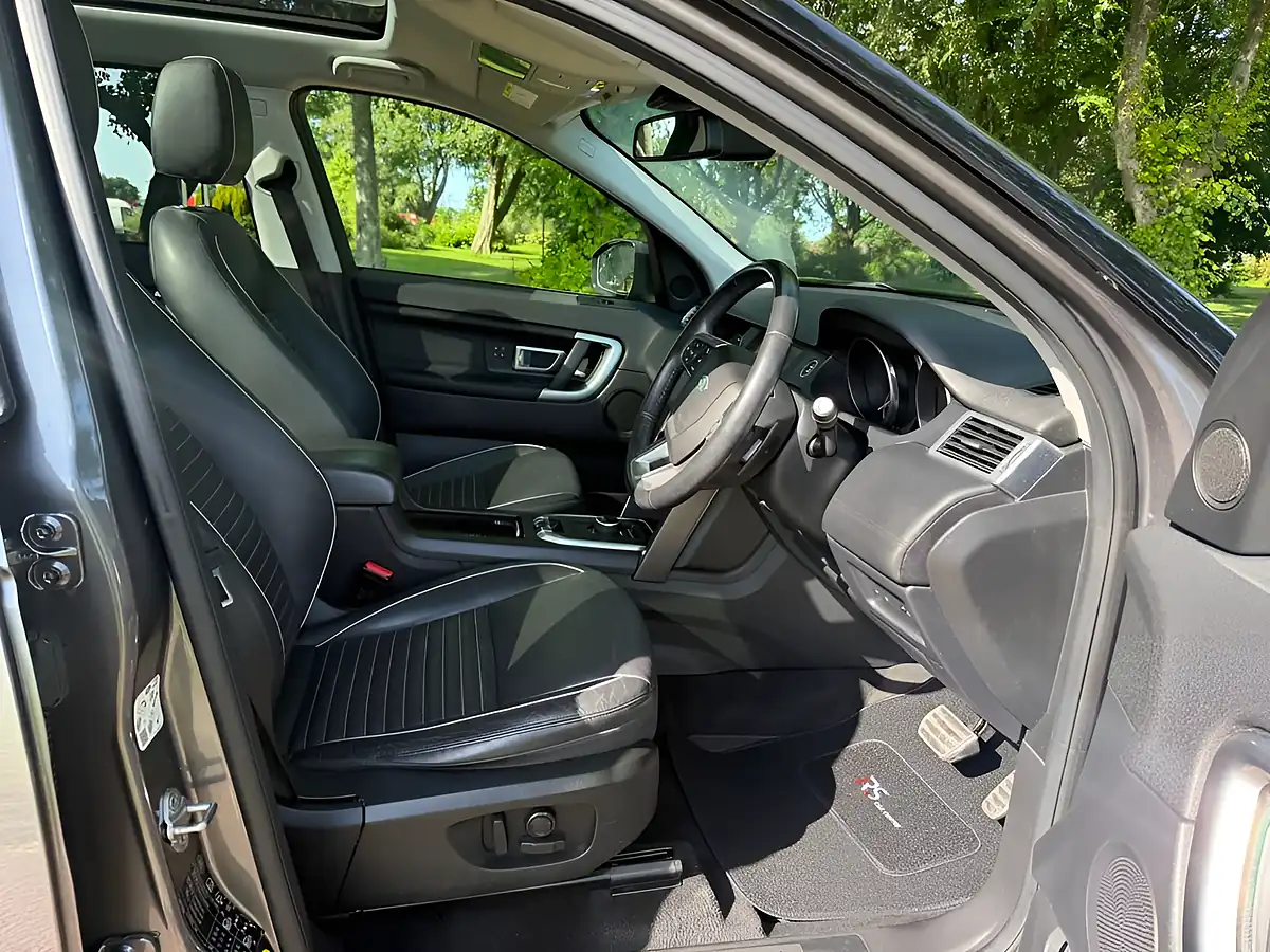 Used 2018 Land Rover Discovery Sport Hse Dynamic Lux Grey - Interior and Exterior details 18