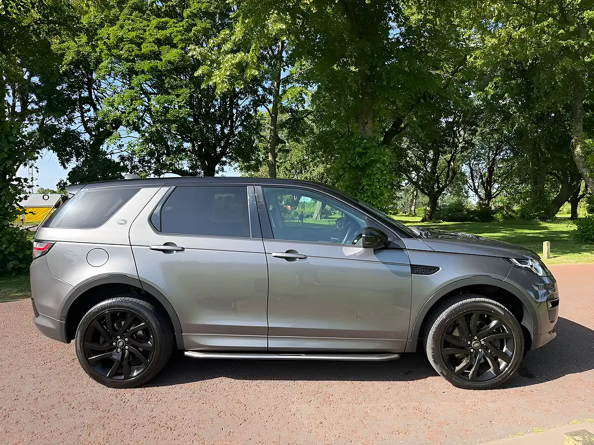 Used 2018 Land Rover Discovery Sport Hse Dynamic Lux Grey - Interior and Exterior details 2