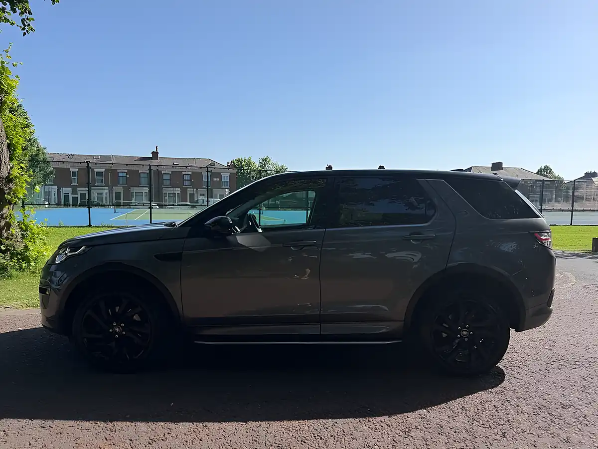 Used 2018 Land Rover Discovery Sport Hse Dynamic Lux Grey - Interior and Exterior details 7