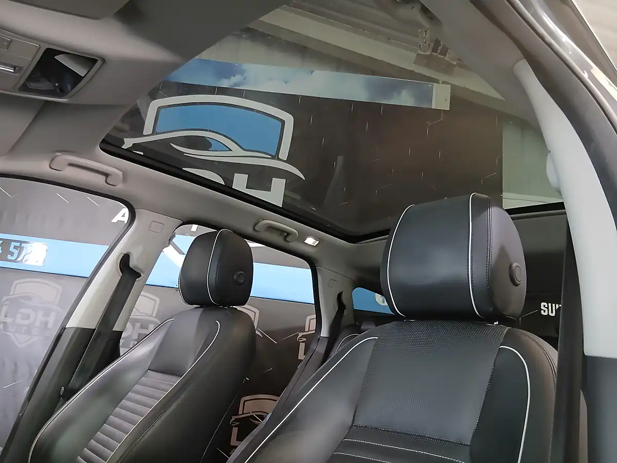 Used 2018 Land Rover Discovery Sport Hse Dynamic Lux Grey - Interior and Exterior details 11