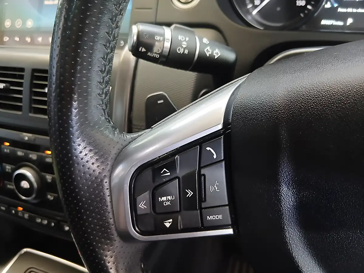 Used 2018 Land Rover Discovery Sport Hse Dynamic Lux Grey - Interior and Exterior details 12