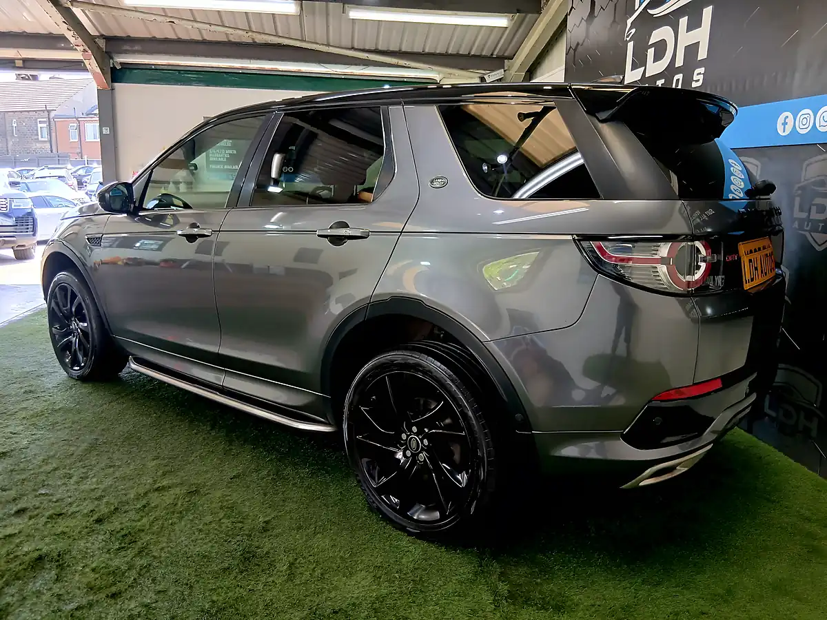 Used 2018 Land Rover Discovery Sport Hse Dynamic Lux Grey - Interior and Exterior details 5