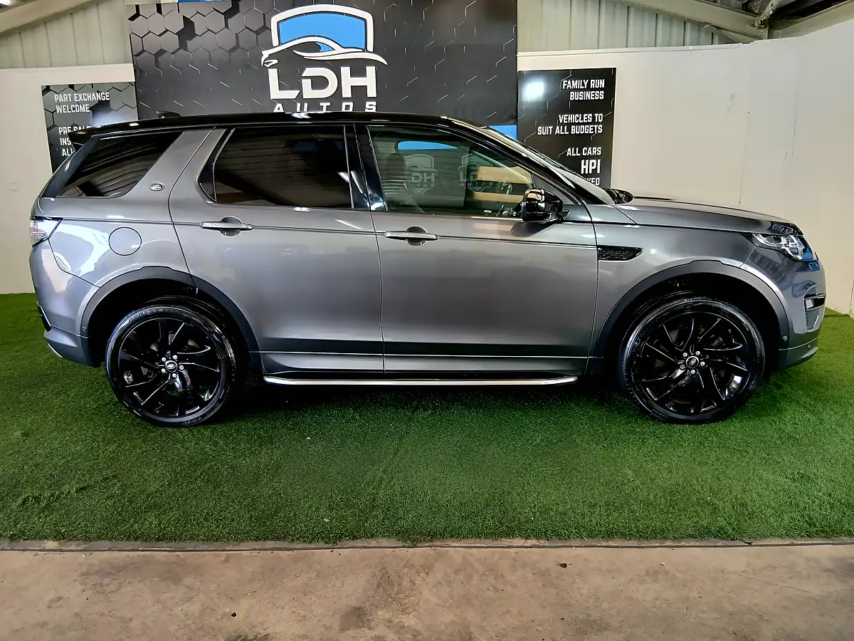Used 2018 Land Rover Discovery Sport Hse Dynamic Lux Grey - Interior and Exterior details 8