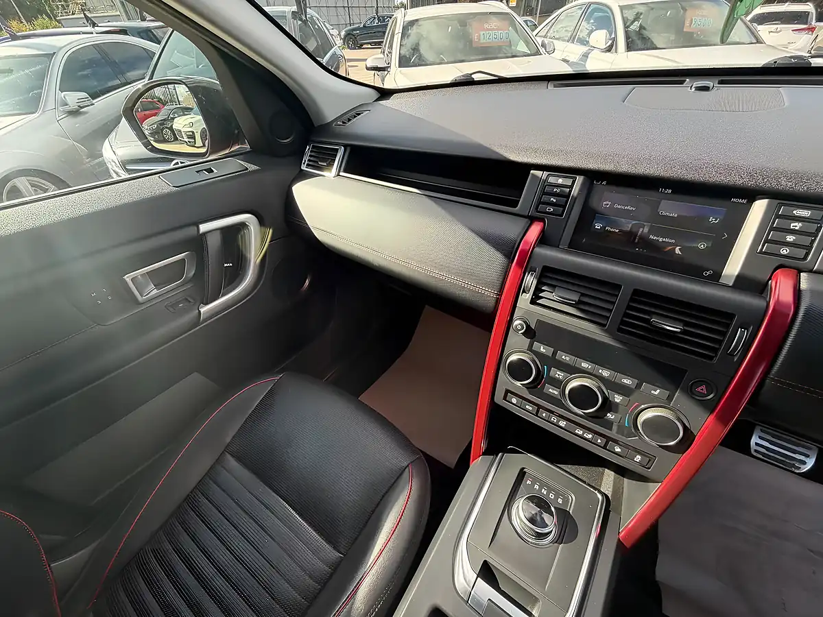 Used 2018 Land Rover Discovery Sport Hse Dynamic Lux Red - Interior and Exterior details 20