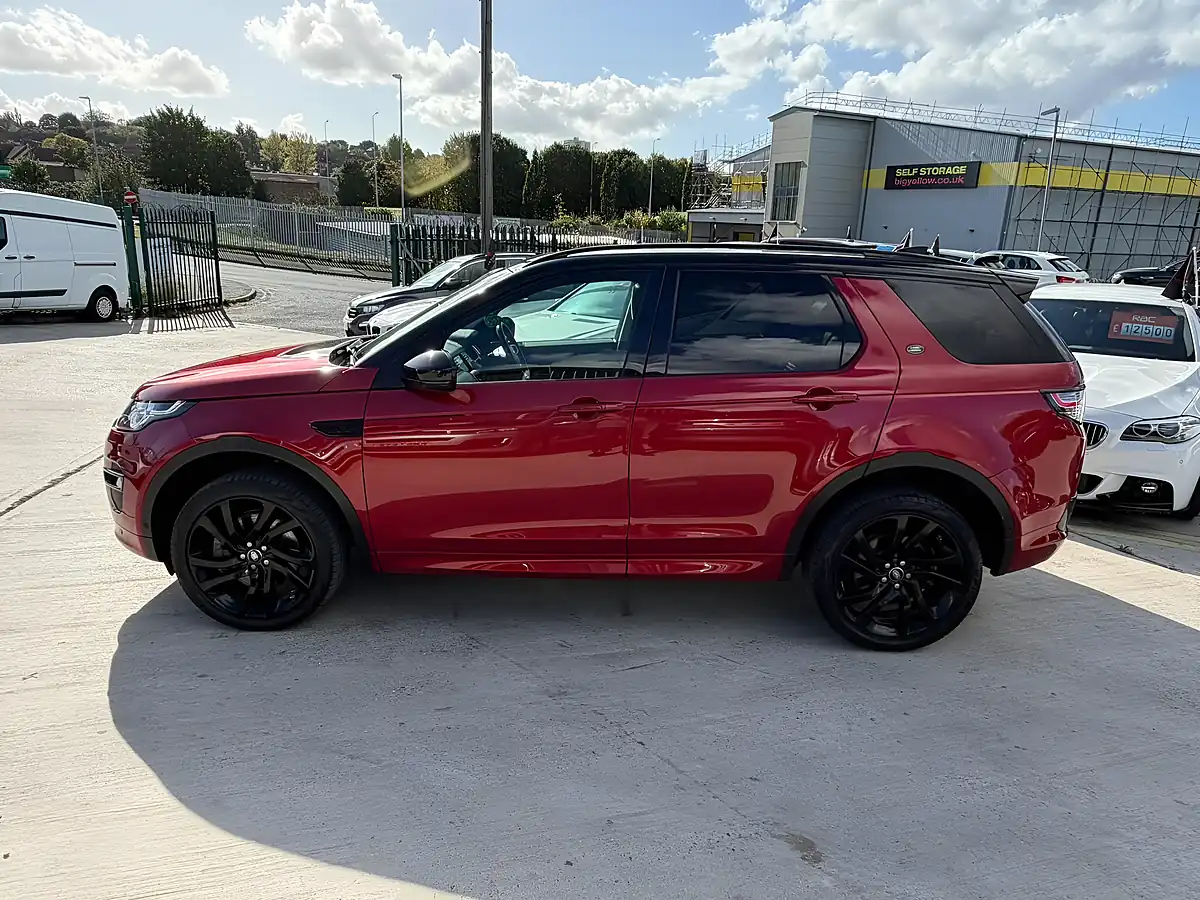 Used 2018 Land Rover Discovery Sport Hse Dynamic Lux Red - Interior and Exterior details 8