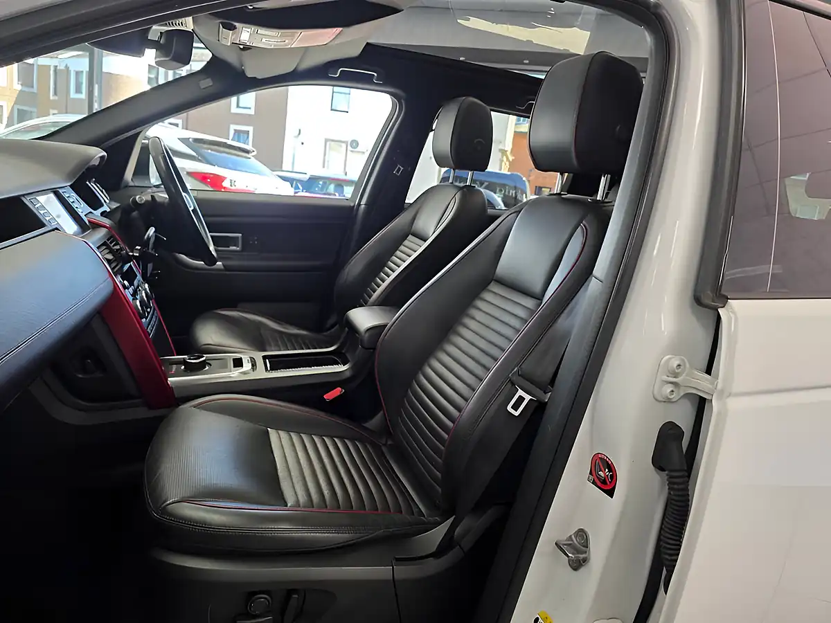 Used 2018 Land Rover Discovery Sport Hse Dynamic Lux White - Interior and Exterior details 11