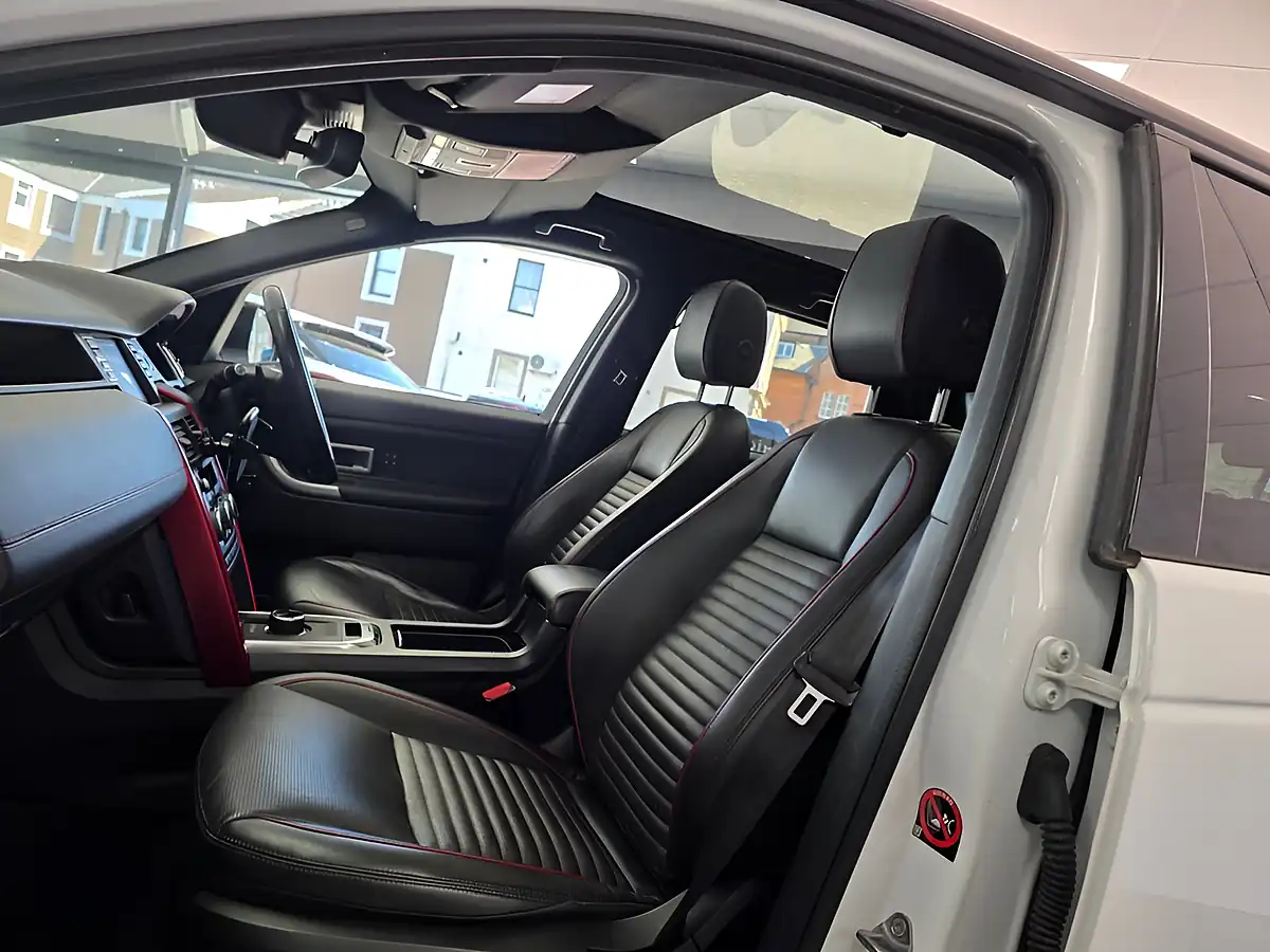 Used 2018 Land Rover Discovery Sport Hse Dynamic Lux White - Interior and Exterior details 12