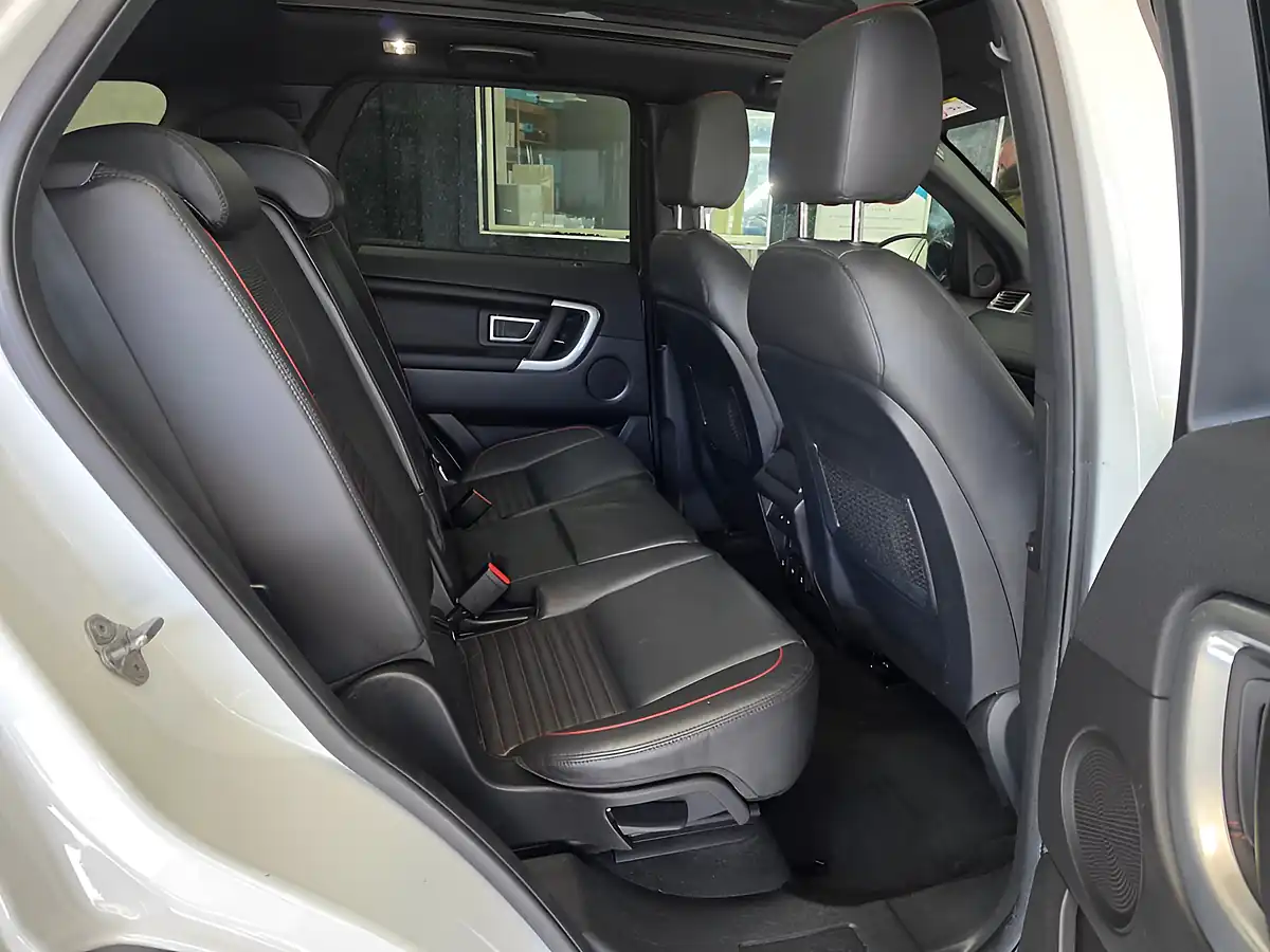 Used 2018 Land Rover Discovery Sport Hse Dynamic Lux White - Interior and Exterior details 17