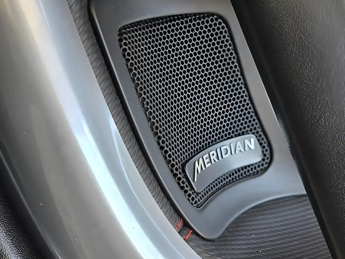 Used 2018 Land Rover Discovery Sport Hse Dynamic Lux White - Interior and Exterior details 18