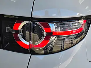 Used 2018 Land Rover Discovery Sport Hse Dynamic Lux White - Interior and Exterior details 9