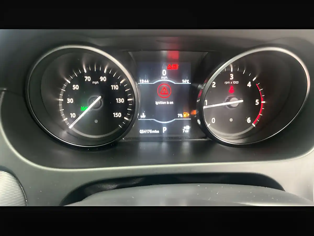 Used 2018 Land Rover Discovery Sport Hse Dynamic Luxury Corris Grey - Interior and Exterior details 14