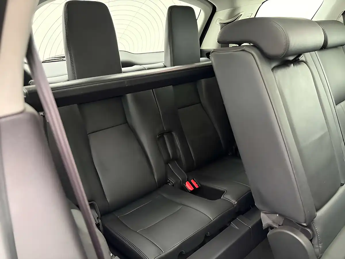 Used 2018 Land Rover Discovery Sport Hse Firenze Red - Interior and Exterior details 12