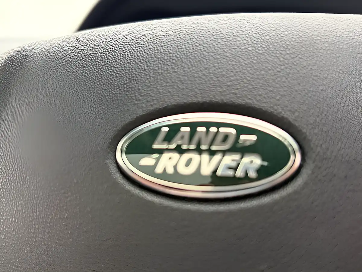 Used 2018 Land Rover Discovery Sport Hse Firenze Red - Interior and Exterior details 16