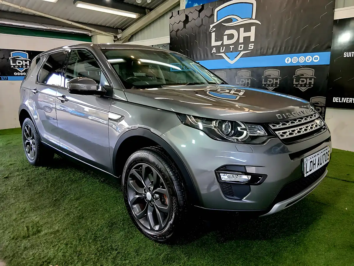 Used 2018 Land Rover Discovery Sport Hse Grey - Front View