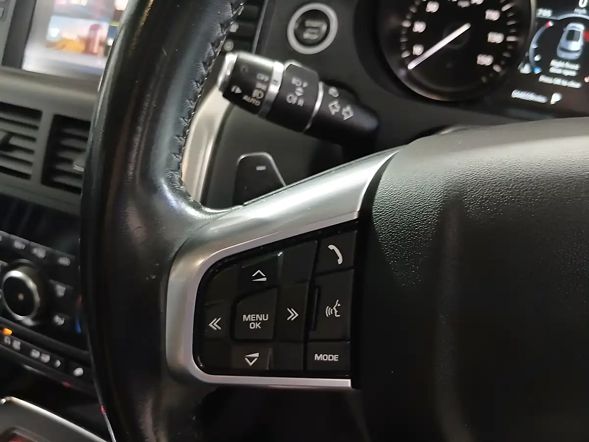 Used 2018 Land Rover Discovery Sport Hse Grey - Interior and Exterior details 12