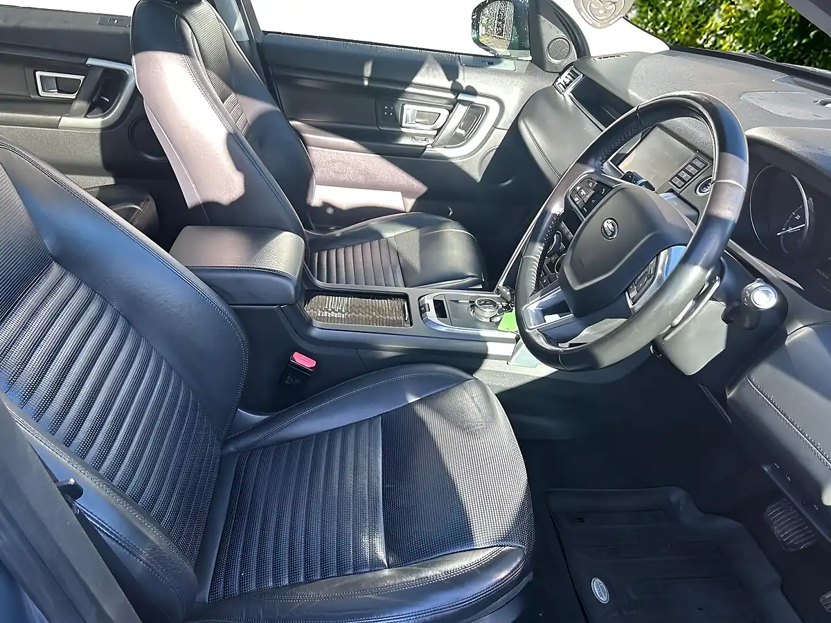 Used 2018 Land Rover Discovery Sport Hse Luxury Blue - Interior and Exterior details 10