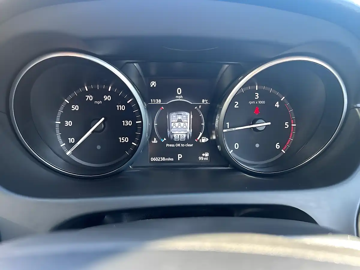Used 2018 Land Rover Discovery Sport Hse Luxury Blue - Interior and Exterior details 11