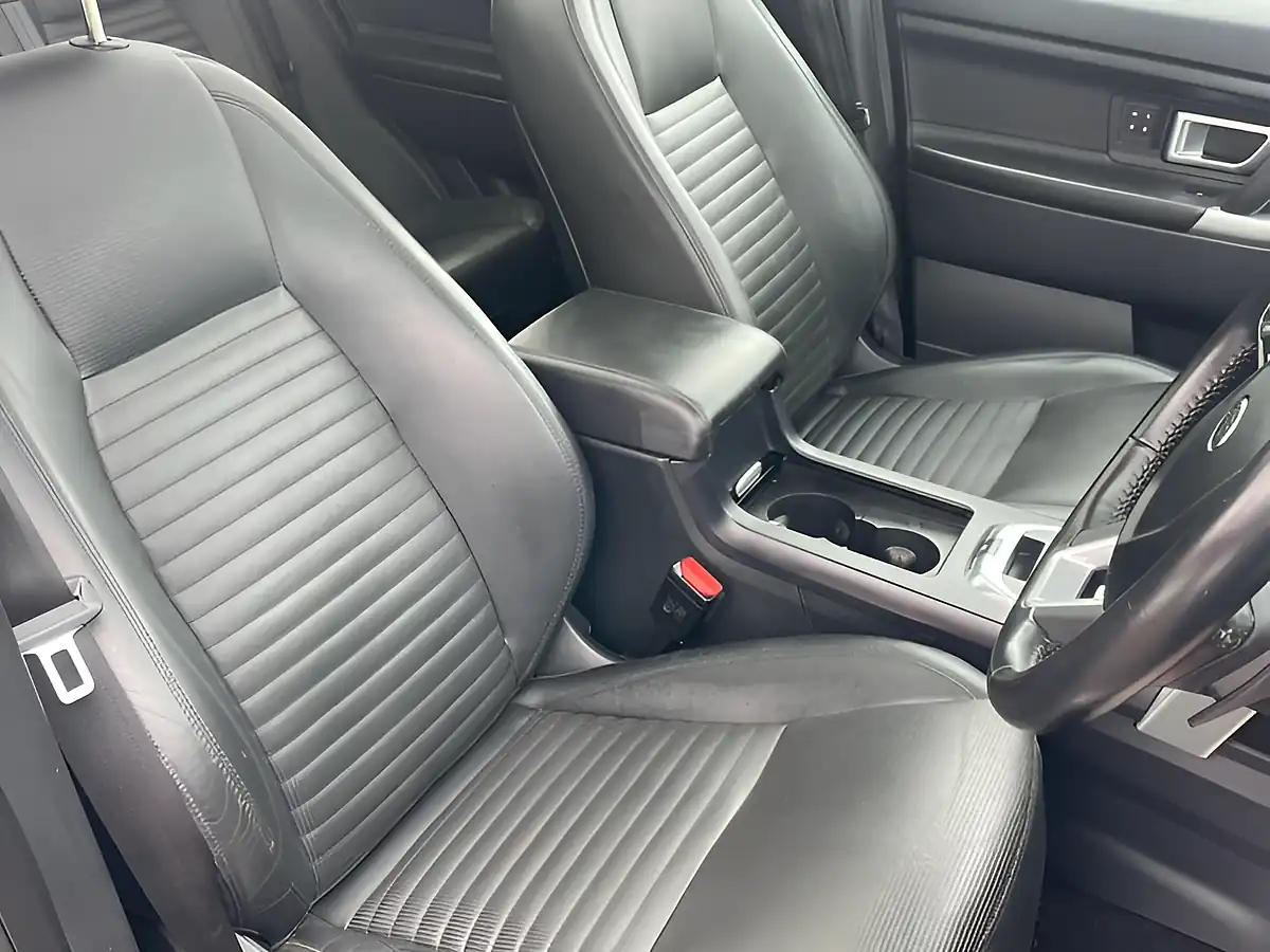 Used 2018 Land Rover Discovery Sport Hse Luxury Grey - Interior and Exterior details 12
