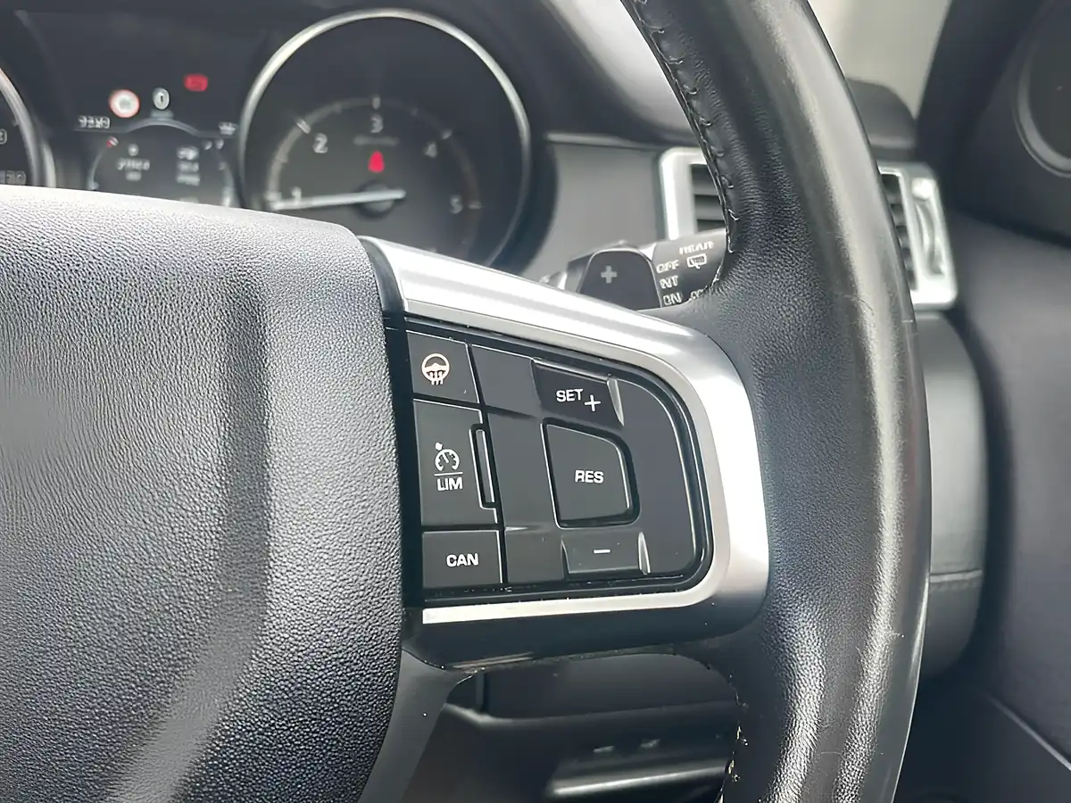 Used 2018 Land Rover Discovery Sport Hse Luxury Grey - Interior and Exterior details 19