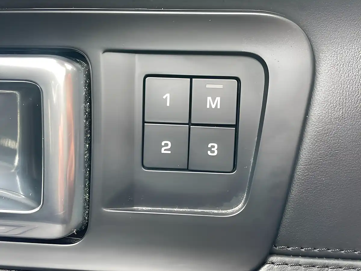 Used 2018 Land Rover Discovery Sport Hse Luxury Grey - Interior and Exterior details 20