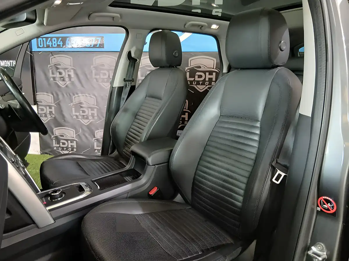 Used 2018 Land Rover Discovery Sport Hse Luxury Grey - Interior and Exterior details 10