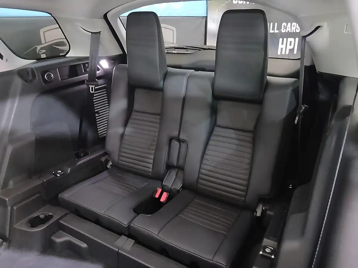 Used 2018 Land Rover Discovery Sport Hse Luxury Grey - Interior and Exterior details 19
