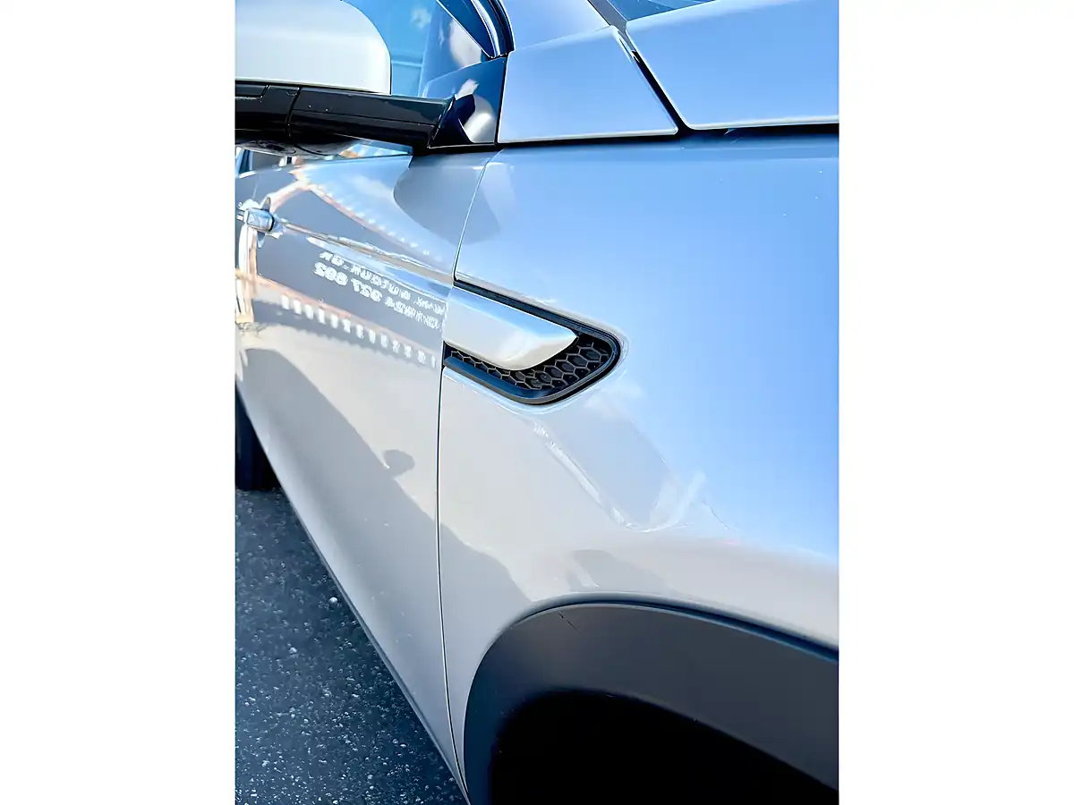 Used 2018 Land Rover Discovery Sport Hse Luxury Silver - Interior and Exterior details 14