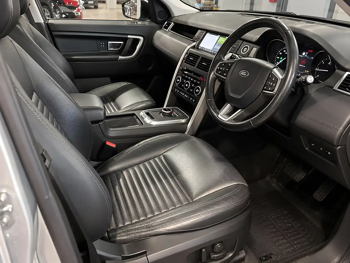 Used 2018 Land Rover Discovery Sport Hse Luxury Silver - Interior and Exterior details 14