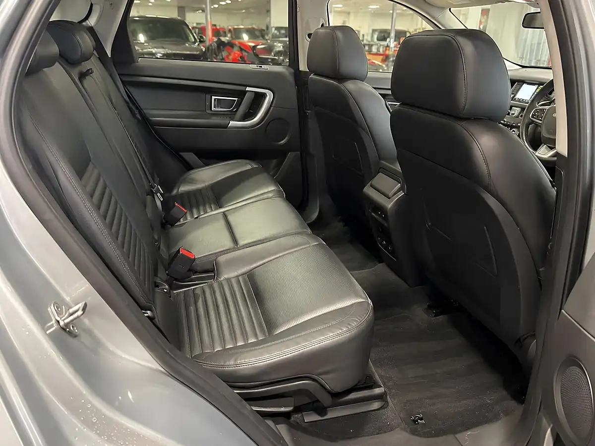 Used 2018 Land Rover Discovery Sport Hse Luxury Silver - Interior and Exterior details 15