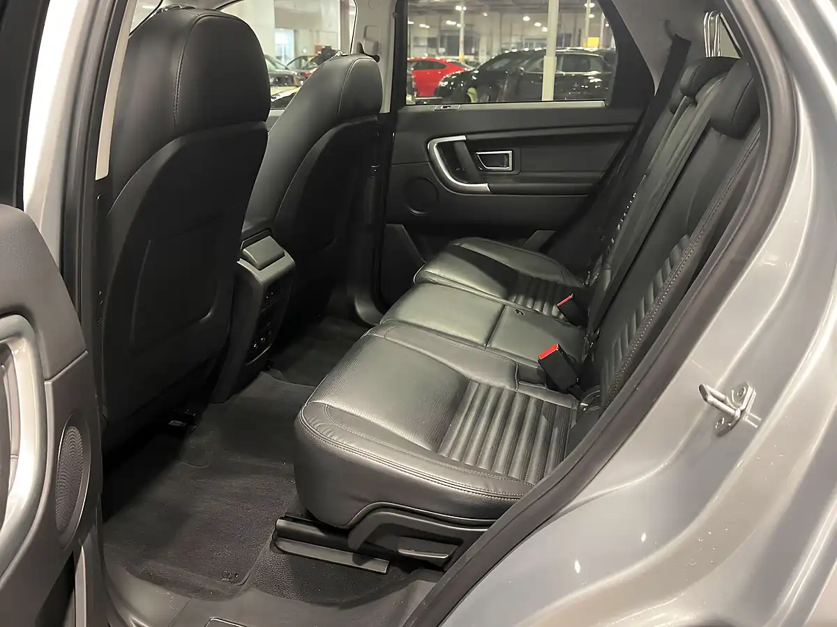 Used 2018 Land Rover Discovery Sport Hse Luxury Silver - Interior and Exterior details 16