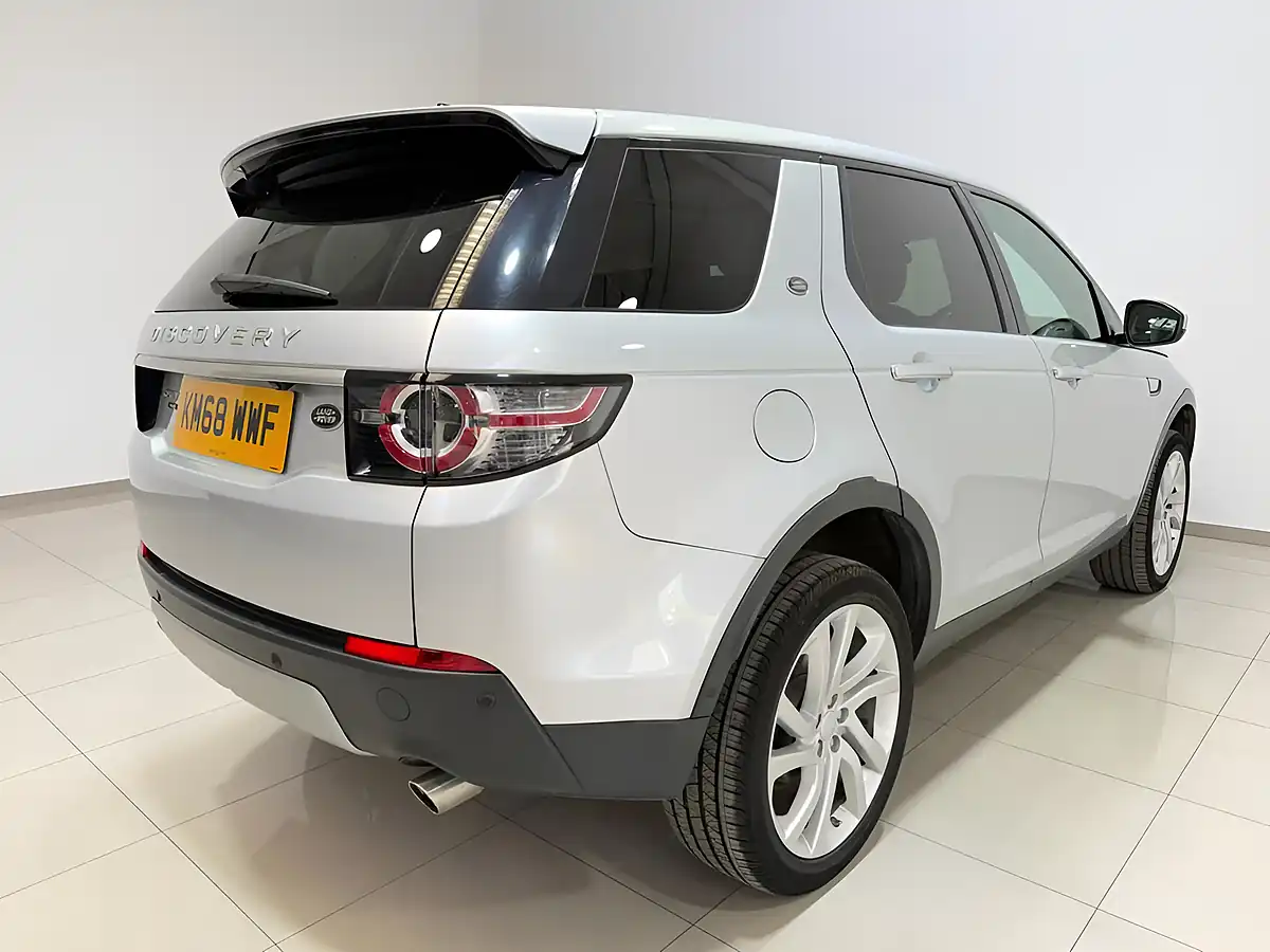 Used 2018 Land Rover Discovery Sport Hse Luxury Silver - Interior and Exterior details 10