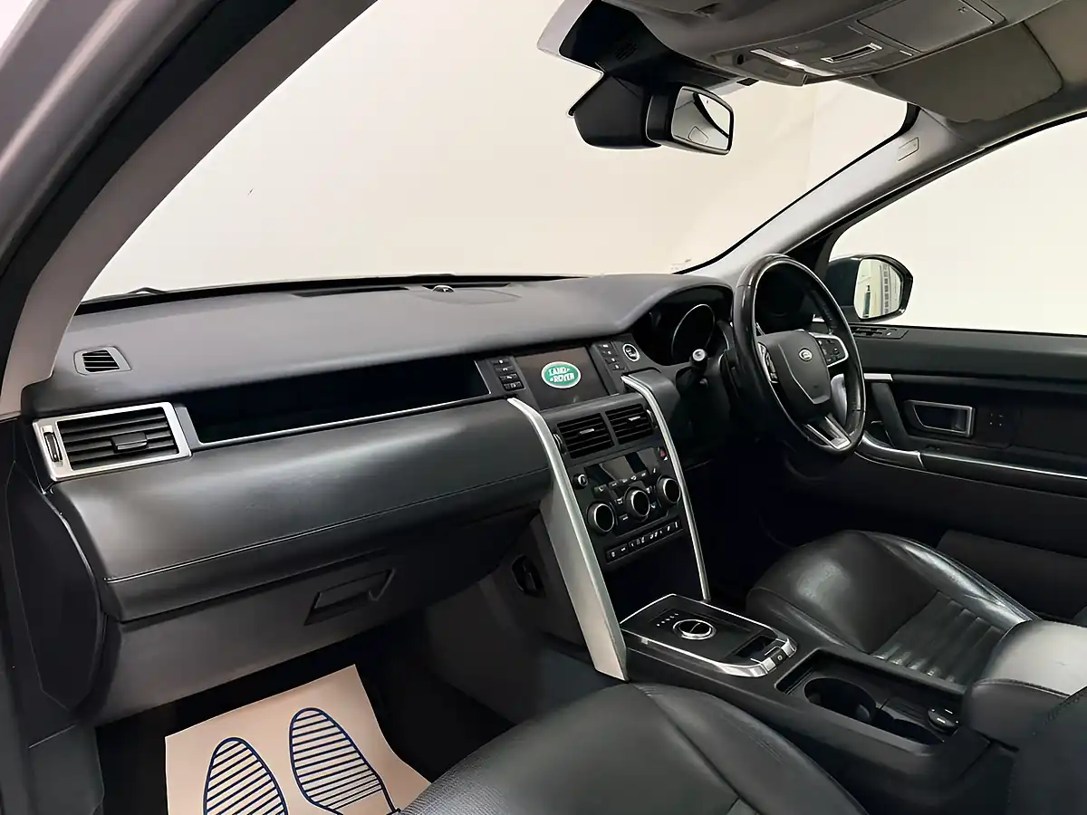 Used 2018 Land Rover Discovery Sport Hse Luxury Silver - Interior and Exterior details 15