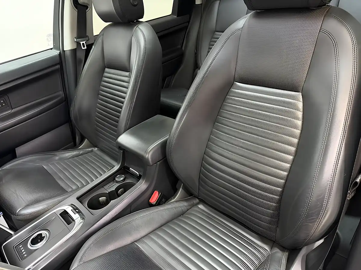 Used 2018 Land Rover Discovery Sport Hse Luxury Silver - Interior and Exterior details 16