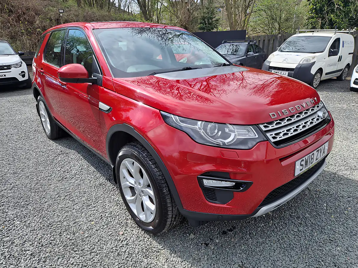 Used 2018 Land Rover Discovery Sport Hse Red - Front View